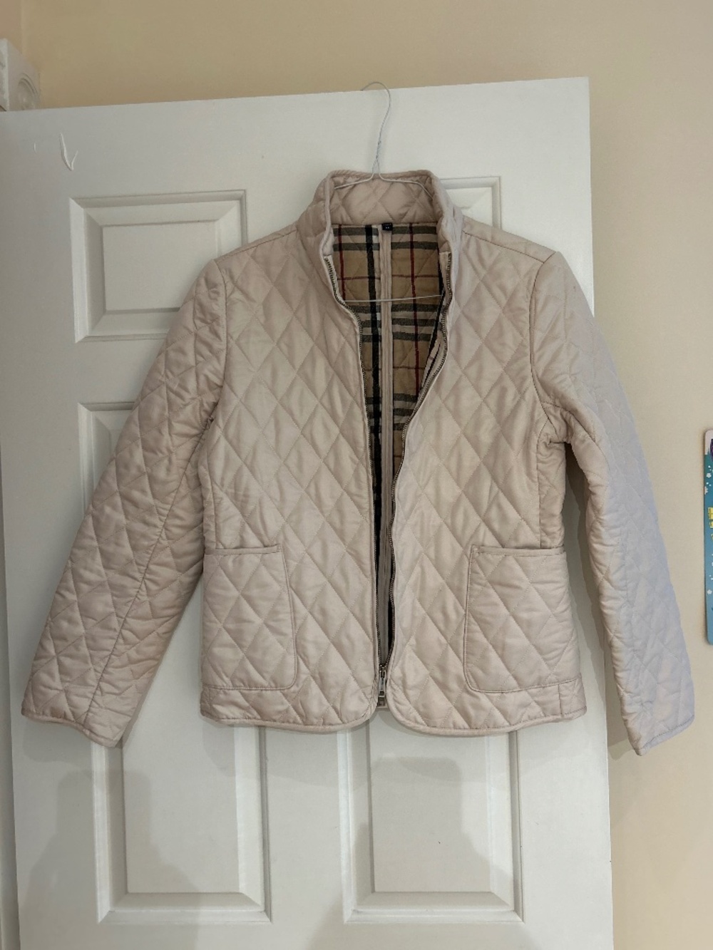 Burberry London Off-White Quilted Light Jacket with Patch Pockets - Picture 3 of 13